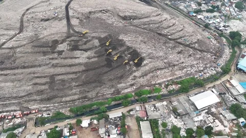 The Main rubbish dump Stock Footage 260904298