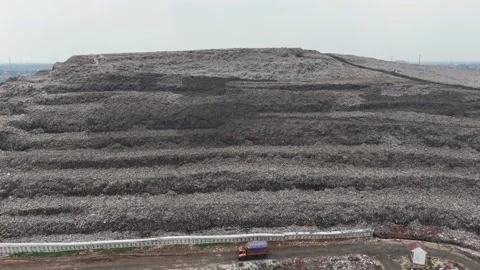 The Main rubbish dump Stock Footage 260906551