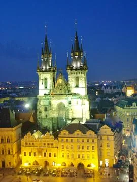 Main square of prague at night Stockfoto's
