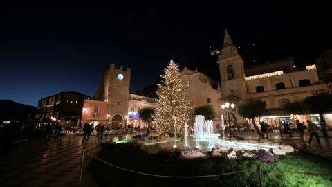 The main square of Taormina in Sicily at night with Christmas decorations Stock Footage 122938889