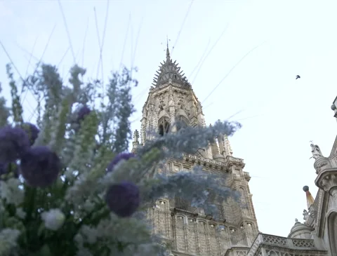 The main Toledo Sabor in all its beauty din to the tower of the building archite Vídeos de archivo 251365152