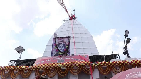 The main tomb of Baidyanath Dham temple in Deoghar, Jharkhand in India. Vídeo Stock 142772175