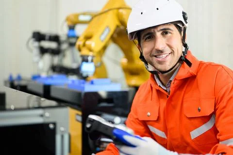 Maintenance engineer working and solving problems on machine Foto stock