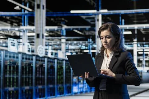 Maintenance, laptop and engineer in data center, VFX compositing overlay Foto stock