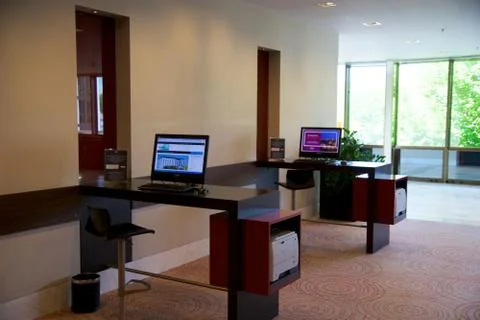 MAINZ, GERMANY - JUN 25th, 2017: Business Center with Computer Internet Printer 스톡 사진