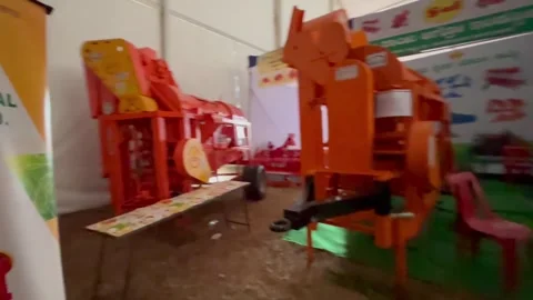 Maize Thresher Machine on Display Vídeo Stock 346815126