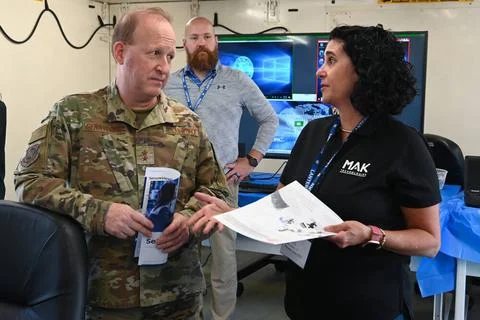 Maj. Gen. Anthony Genatempo, program executive officer, Command, Control, ... Foto stock
