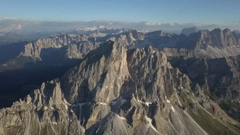 Majestic Massive Mountain Range with Dramatic Peaks | Nature Landscape 4K Vídeos de archivo 337785816