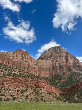 Majestic red rock cliffs under a blue sky, Zion National Park, Utah Stock-Fotos