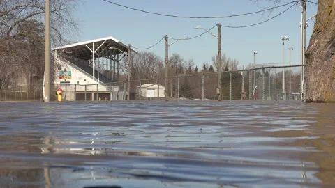 Major river flooding during record warm temperatures in Ontario Canada Stockbeeldmateriaal 150242744