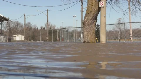 Major river flooding during record warm temperatures in Ontario Canada Vidéo 150242816