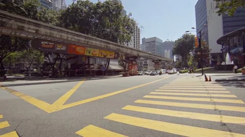 Major urban intersection in Kuala Lumpur. FullHD video Stockbeeldmateriaal 59885880