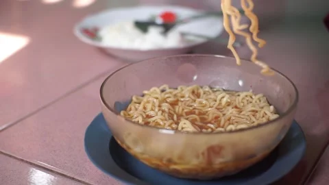 Makan mie Stock Footage 295997563