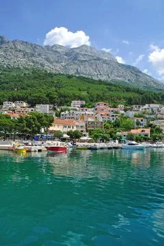 Makarska Riviera bei Brela der kleine Hafen von Brela an der Makarska Rivi... Stock Photos
