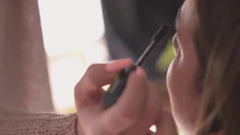 Make-up artist applying makeup Stock Footage 74766005