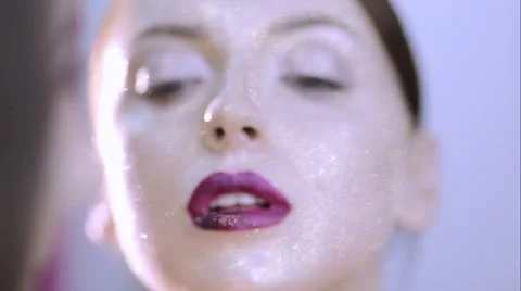 Make-up artist doing make-up fashion Stock Footage 67678166