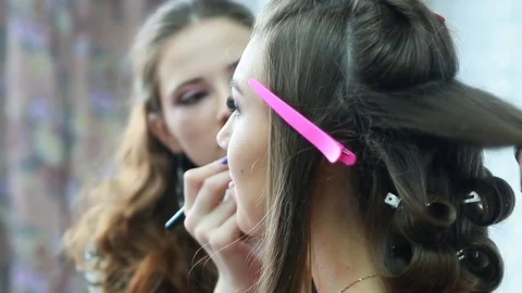 Make-up artist work in her studio Stock Footage 81574060