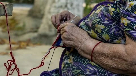 Make clothing from wool rope Stock-Fotos