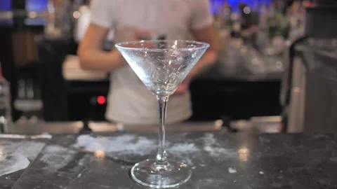 Make a cocktail with coffee and ice Stock-Footage 131084440