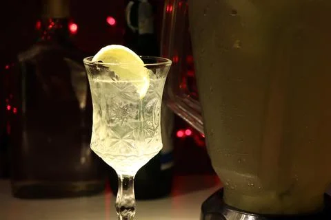 Make cocktail drinks Photos