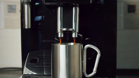 Make coffee in a coffee machine. Stock Footage 132403891