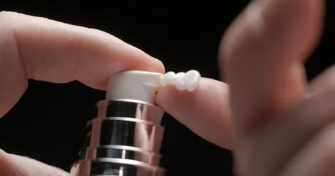 Make-up cream beauty serum pumping slow motion Stock-Footage 280521265