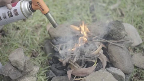 Make a fire Stock Footage 271175532