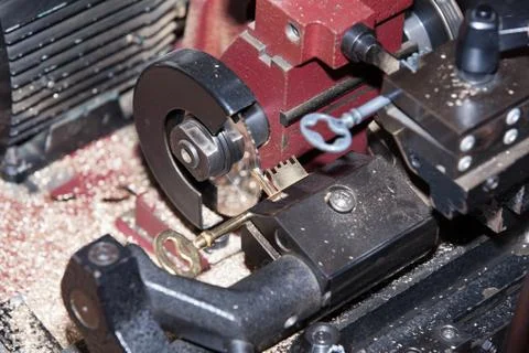 Make a metal key locksmith Foto stock