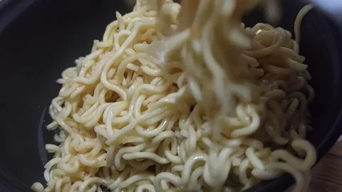 Make noodle omelet Stock Footage 260408925