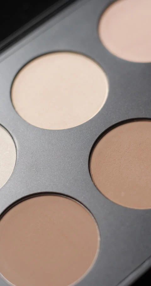 Make-up palette rotating close-up studio, vertical view Stock-Footage 280522605