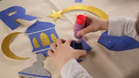 Make ramadan decorations Stock Footage 173542435