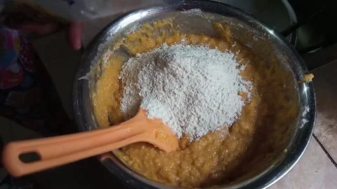 Make sponge cake dough Stock-Footage 305027612