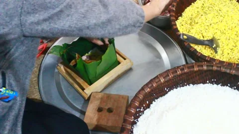 Make sticky rice cake Stock Footage 303219249