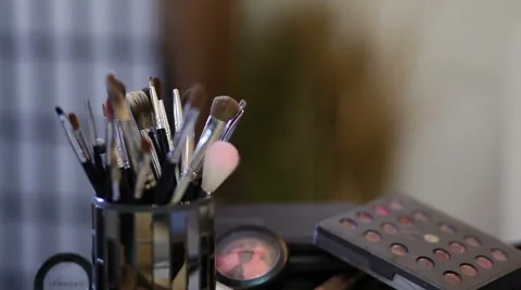 Make-up tools brushes with color cosmetic palette Stock-Footage 40838804