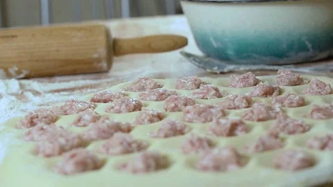 Makes dumplings with a form 스톡 동영상 80044502