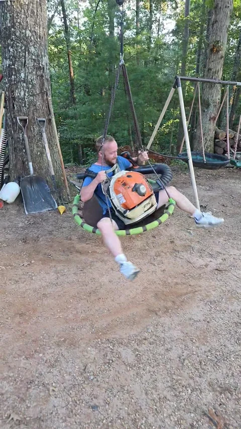 Makeshift Leaf Blower Tilt-A-Whirl, Dawsonville, Georgia, USA - 08 Aug 2025 Stock Footage 315062701