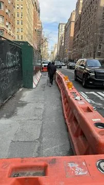 Makeshift pedestrian path in Manhattan Stock-Fotos