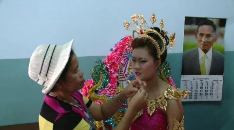 Makeup 7 Stock Footage 488533