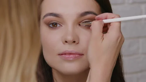 Makeup Application Closeup Creating a Truly Stunning and Gorgeous Look for All 動画素材 305878932