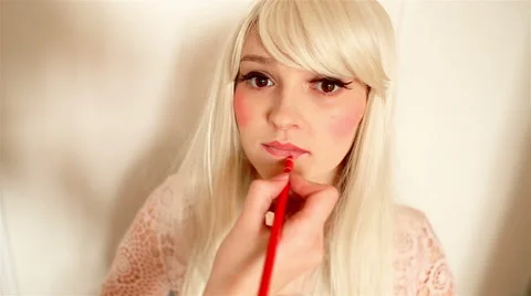 Makeup, applyinglip pencil Stock Footage 62259536