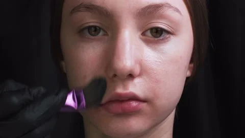 Makeup artist does makeup to client. Video stock 157822333