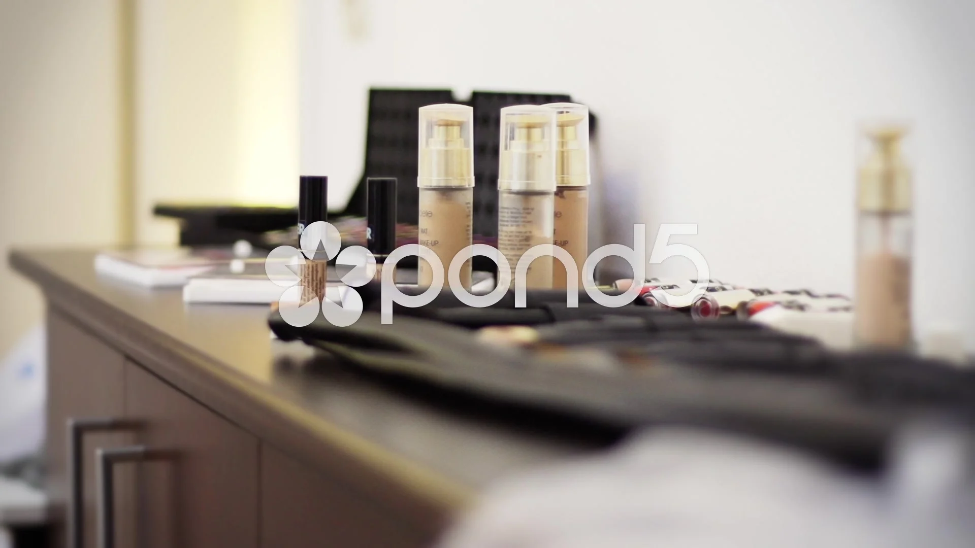 Makeup Artist Equipment Saubhaya Makeup