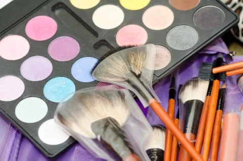 Makeup eye shadows and brushes Foto stock