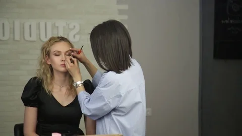 Makeup eyeshadow for model Video stock 73835336