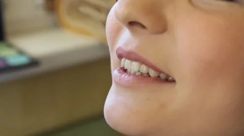 Makeup Video stock 40400683