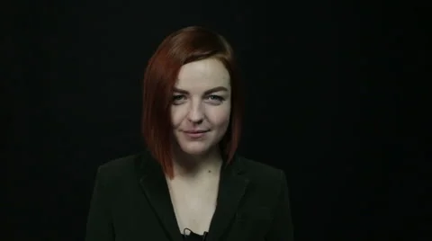 Makeup girl says to the camera Video stock 58326599
