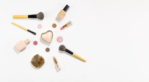Makeup pattern background of beauty product on colorful background. Foto stock