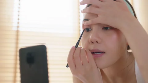 Makeup tutorial on morning routine young celebrity at home studio. Video stock 219481021
