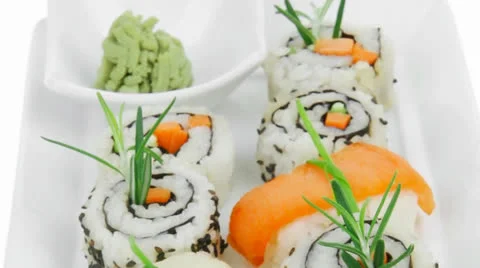 Maki Roll on white plate Vídeos de archivo 24975949