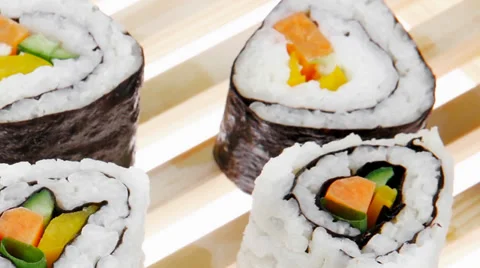 Maki rolls on grid Vídeos de archivo 35640224